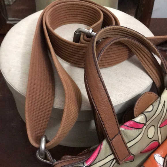 Fossil Convertible crossbody in fun brights - Picture 7 of 7